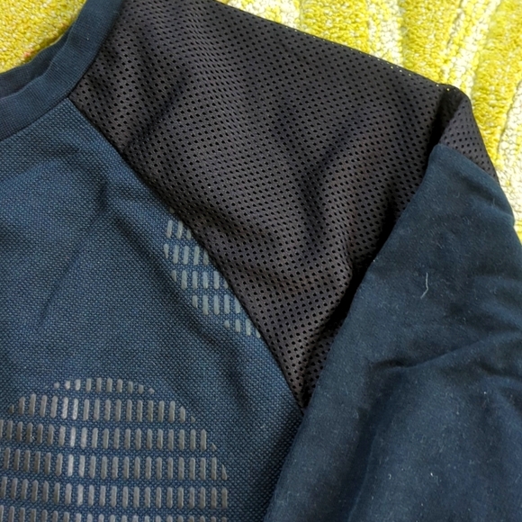 Puma - Top - Picture 2 of 3